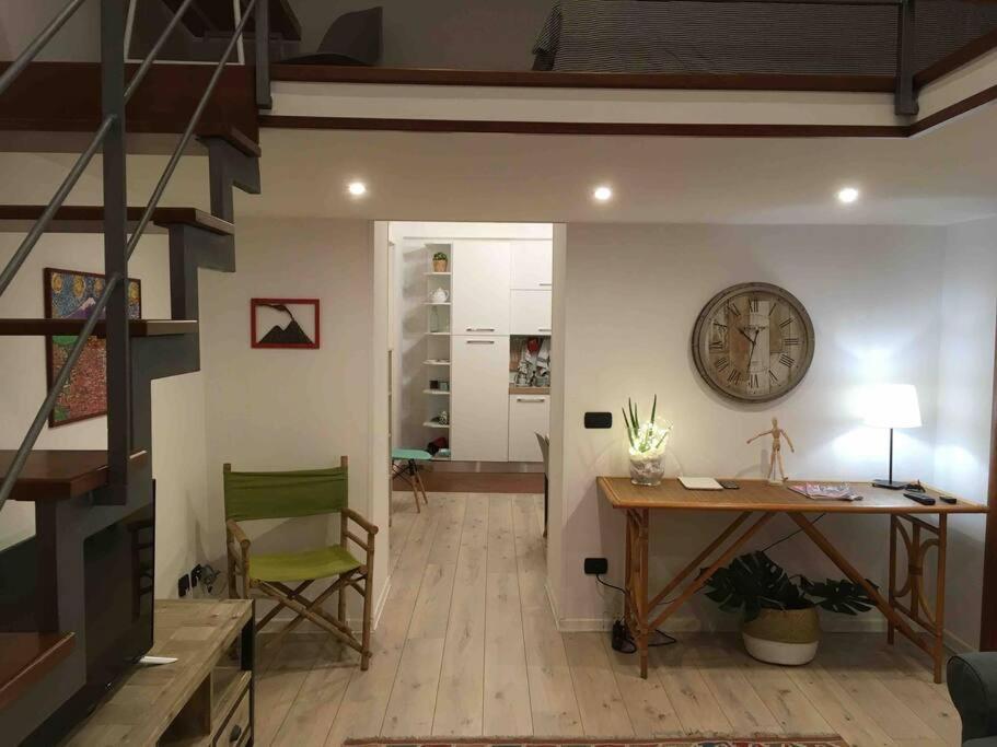 דירות נאפולי Casa Via Toledo. Centralissima E Vicina Al Porto מראה חיצוני תמונה