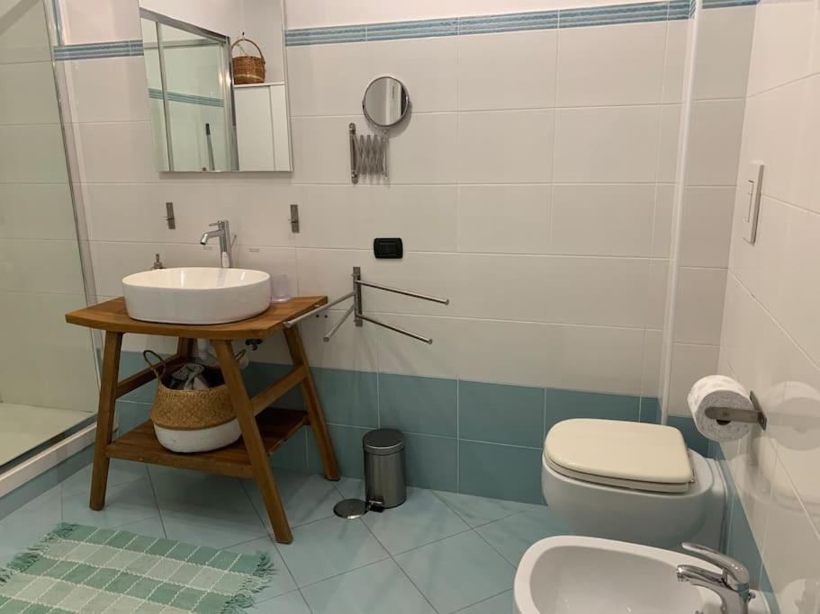 דירות נאפולי Casa Via Toledo. Centralissima E Vicina Al Porto מראה חיצוני תמונה